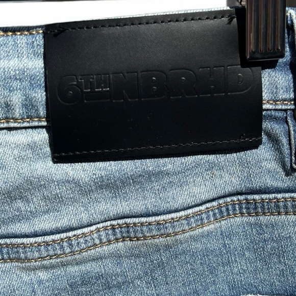 🌻6THNBRHD Studded Light Wash Skinny Jeans Size 30 {new condition] - Picture 10 of 12